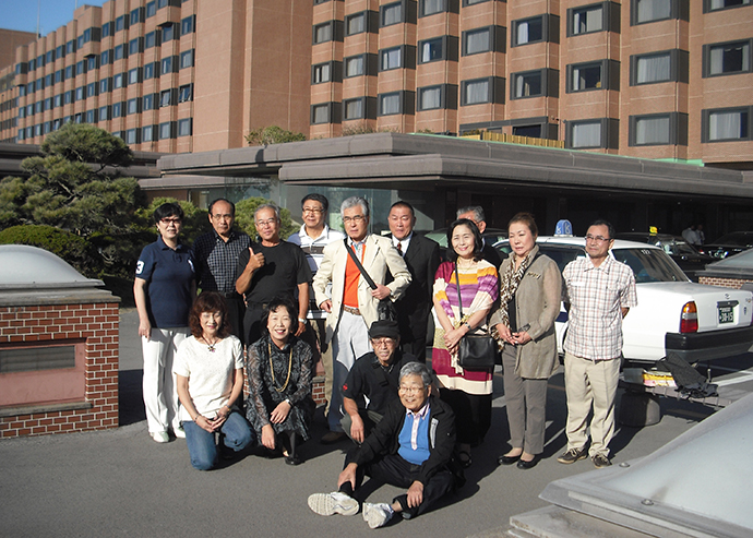 昭和44年入塾同期会IN鹿児島玉川会〈故小原國芳先生生誕地(久志)を訪ね